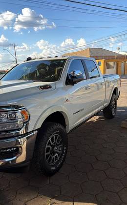 RAM 3500 6.7 I6 TURBO DIESEL LIMITED LONGHORN CD 4X4  AUTOMÁTICO